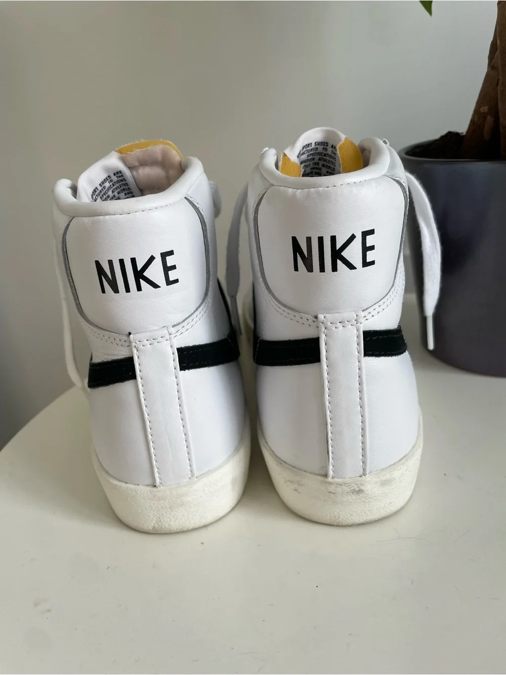 Women Size 9 Nike Blazer Mid 77 Vintage White Black Shoes